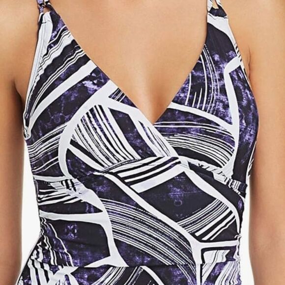 La Blanca Women's  Underwire Cross-wrap One Piece Swimsuit - Picture 9 of 10